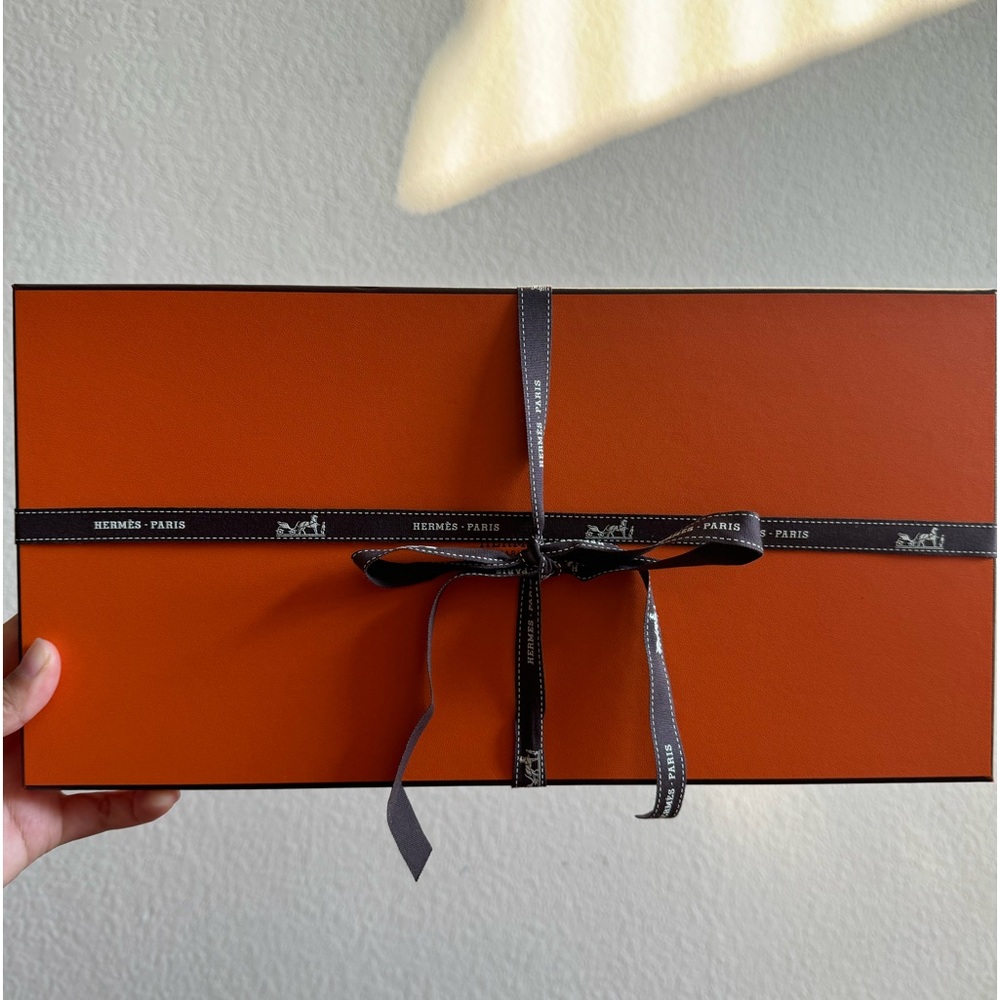 Hermes Shawl gift box